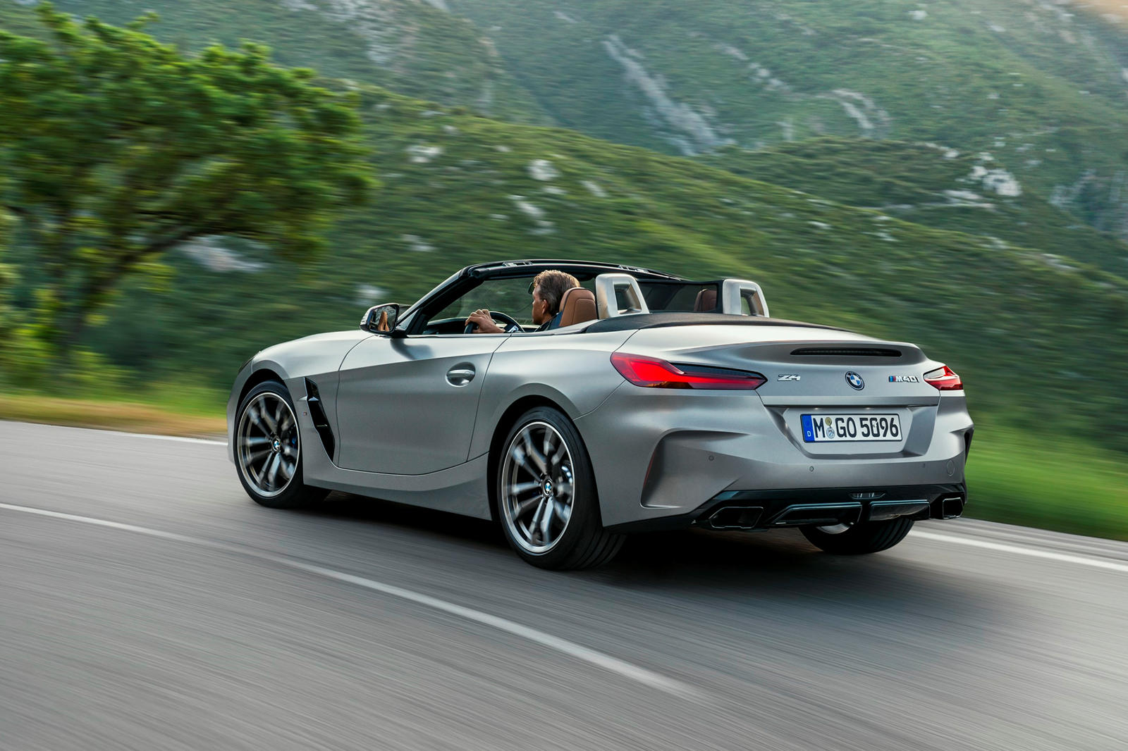 2022 BMW Z4 Roadster Exterior Colors & Dimensions: Length, Width, Tires -  Photos | CarBuzz