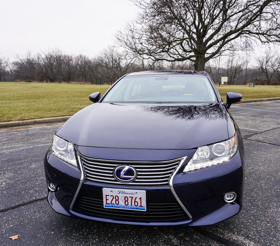 Review: 2015 Lexus ES 300h Hybrid