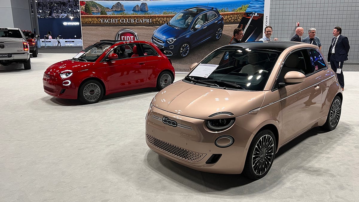 Fiat Is Rude As Hell for Bringing the Europe-Only 500 to the NY Auto Show -  CNET