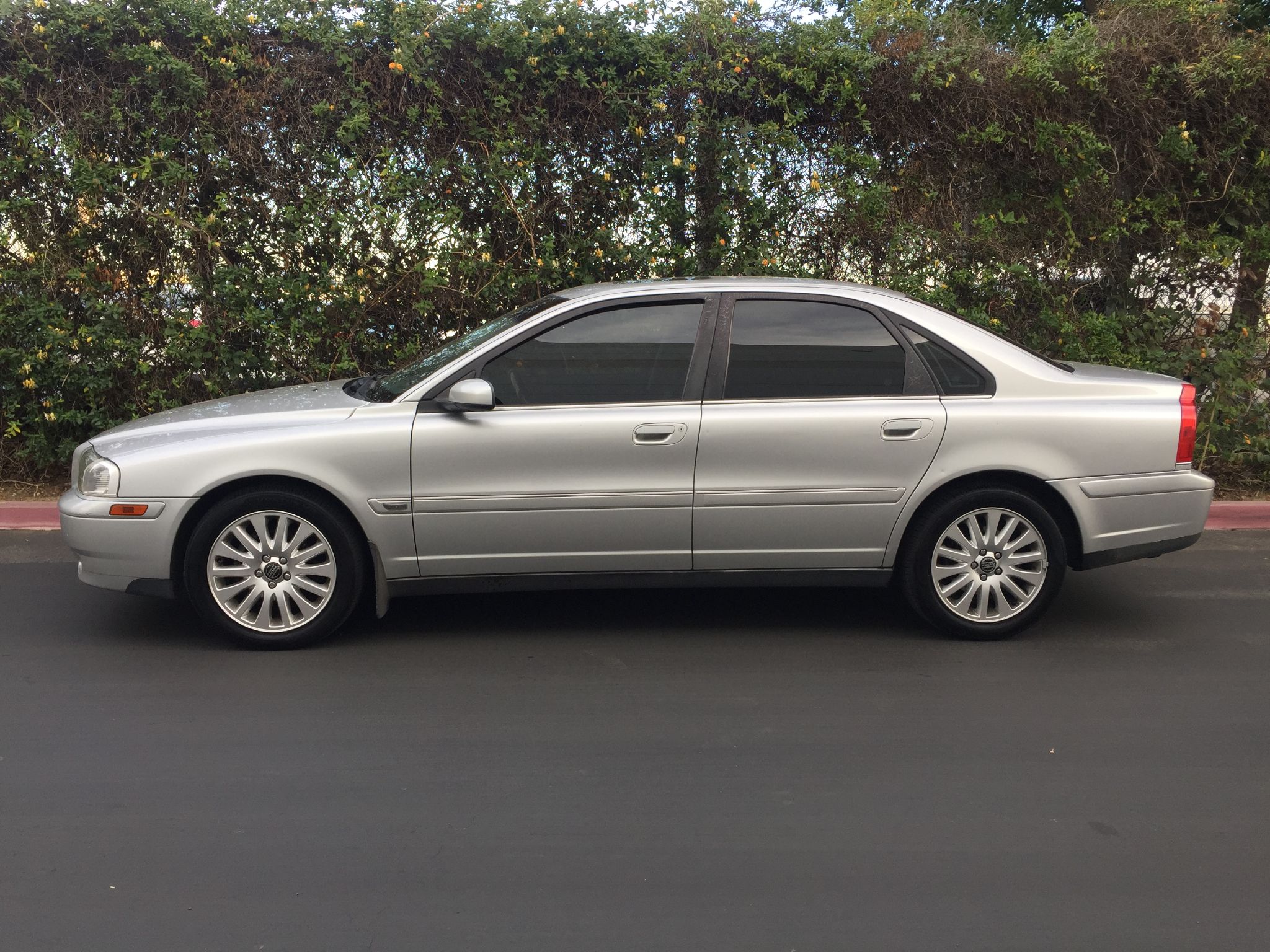 Used 2006 Volvo S80 SE-R at City Cars Warehouse Inc