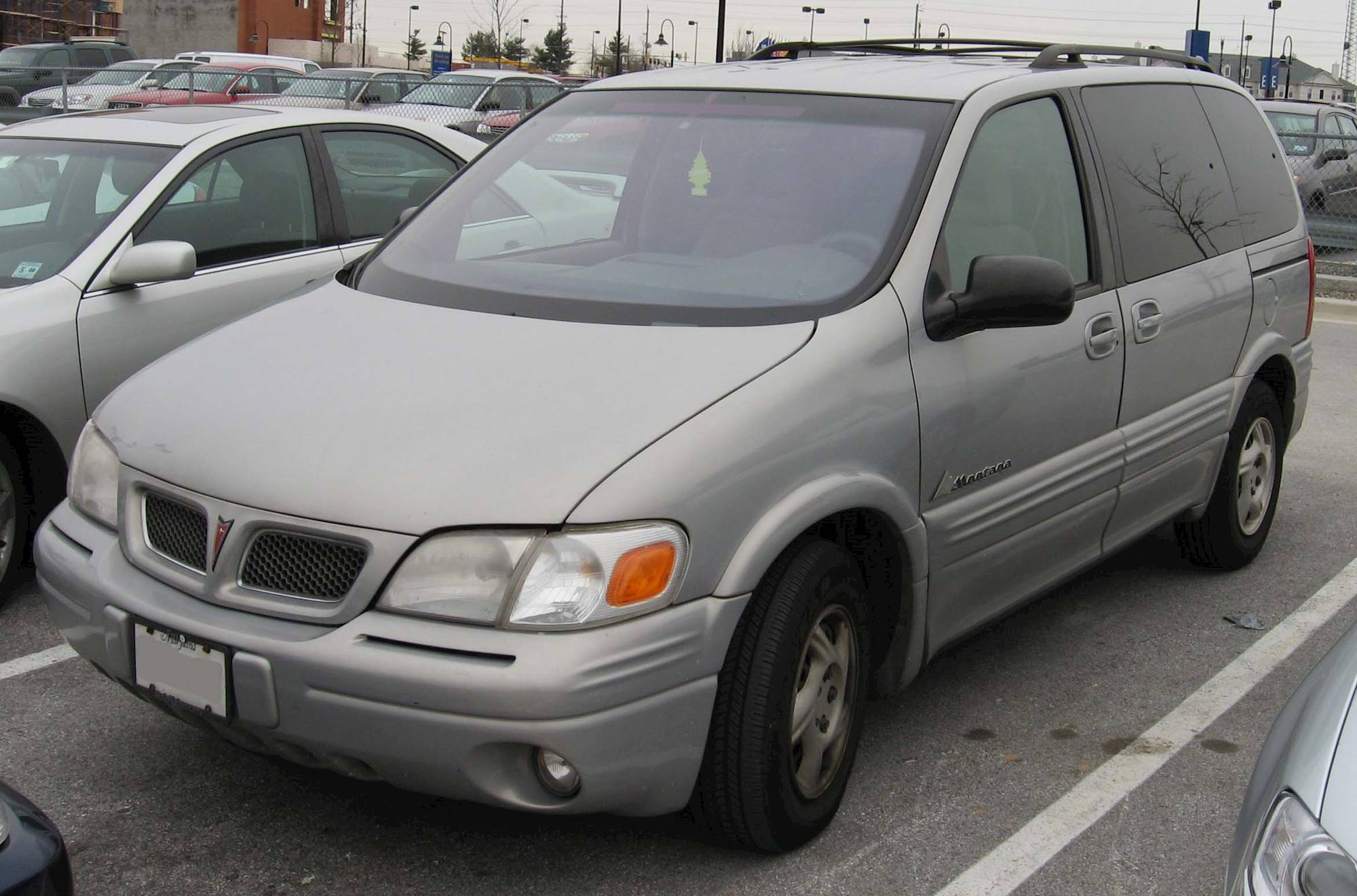 2001 Pontiac Montana M16 w/1ST Thunder Pkg. 4dr Extended Passenger Van  4-spd auto w/OD