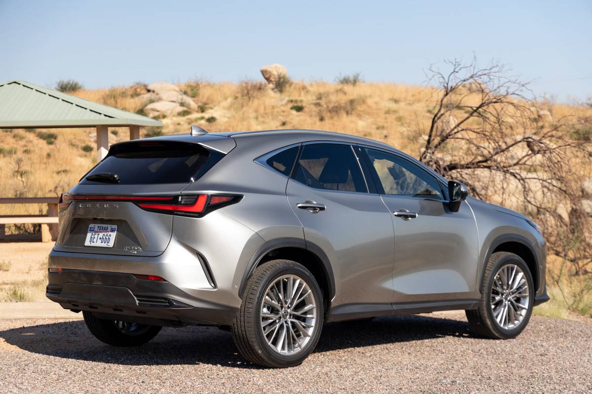 2022 Lexus NX 350h Specs, Price, MPG & Reviews | Cars.com