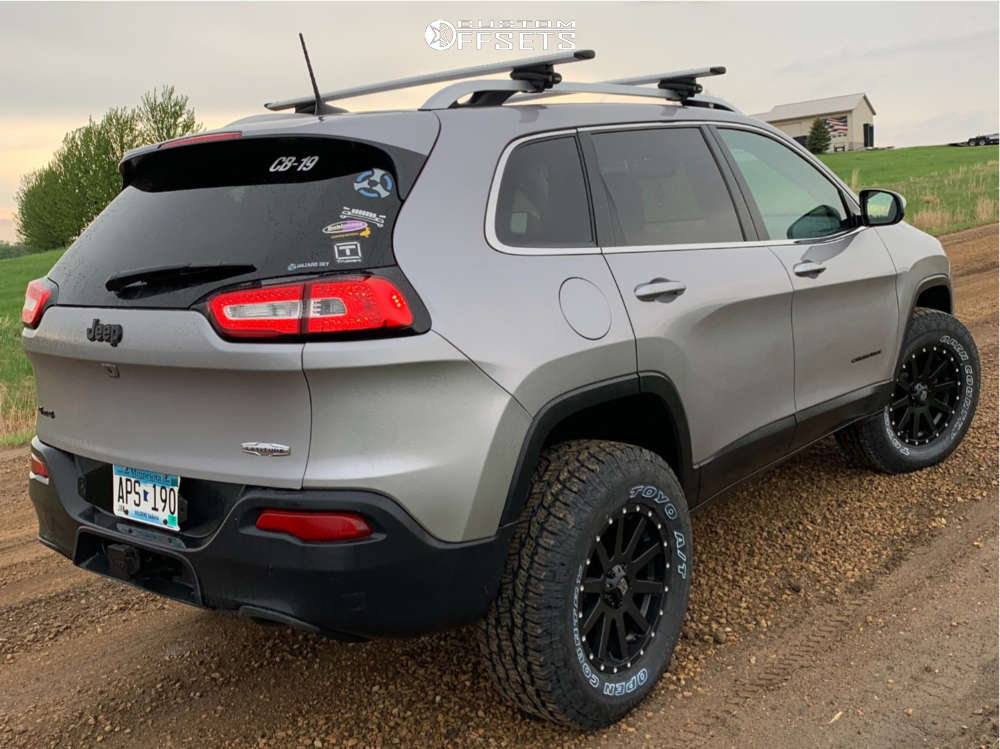 2018 Jeep Cherokee with 17x8 35 XD Heist and 265/70R17 Toyo Tires Open  Country A/T III and Suspension Lift 2.5" | Custom Offsets