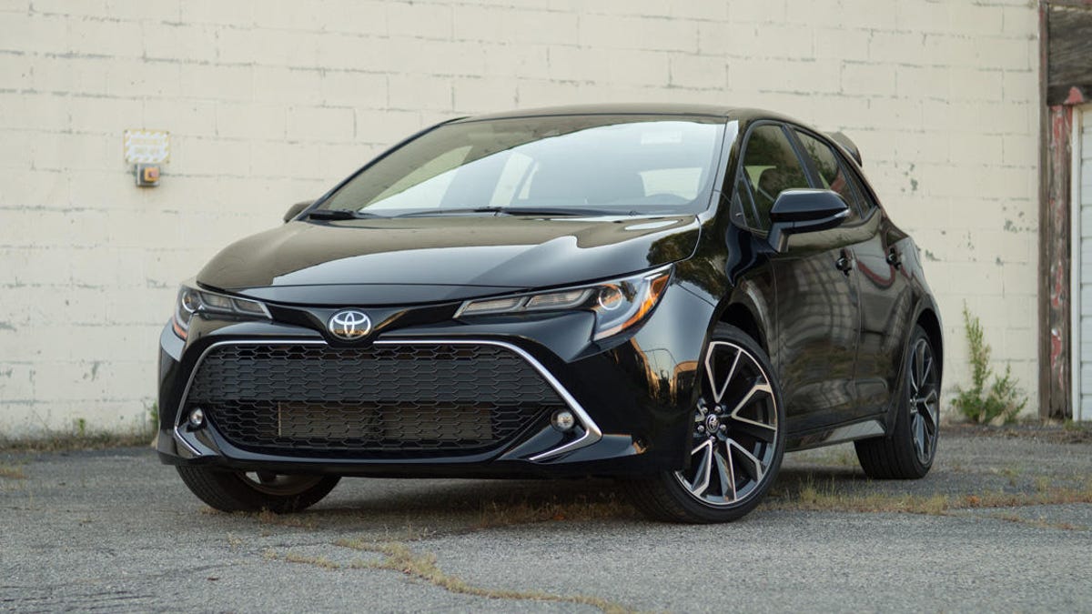 2019 Toyota Corolla Hatchback review: Good looks, driving demeanor, and  tech - CNET