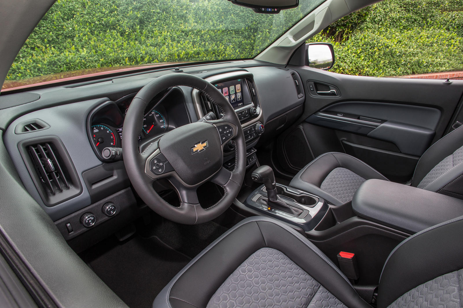 2019 Chevrolet Colorado Interior Photos | CarBuzz