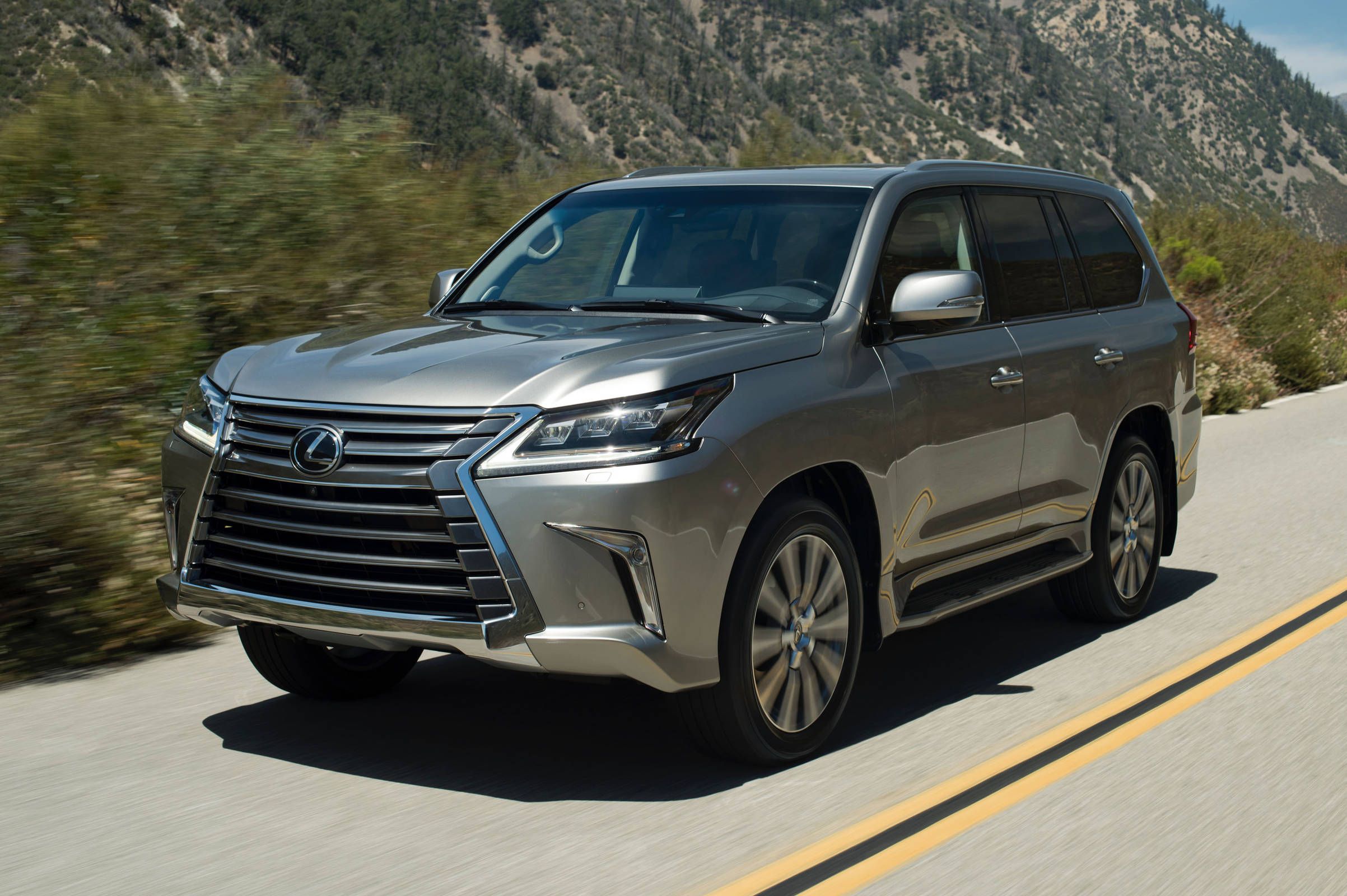 2018 Lexus LX 570 essentials: Opulence and girth; Prius lovers need not  apply