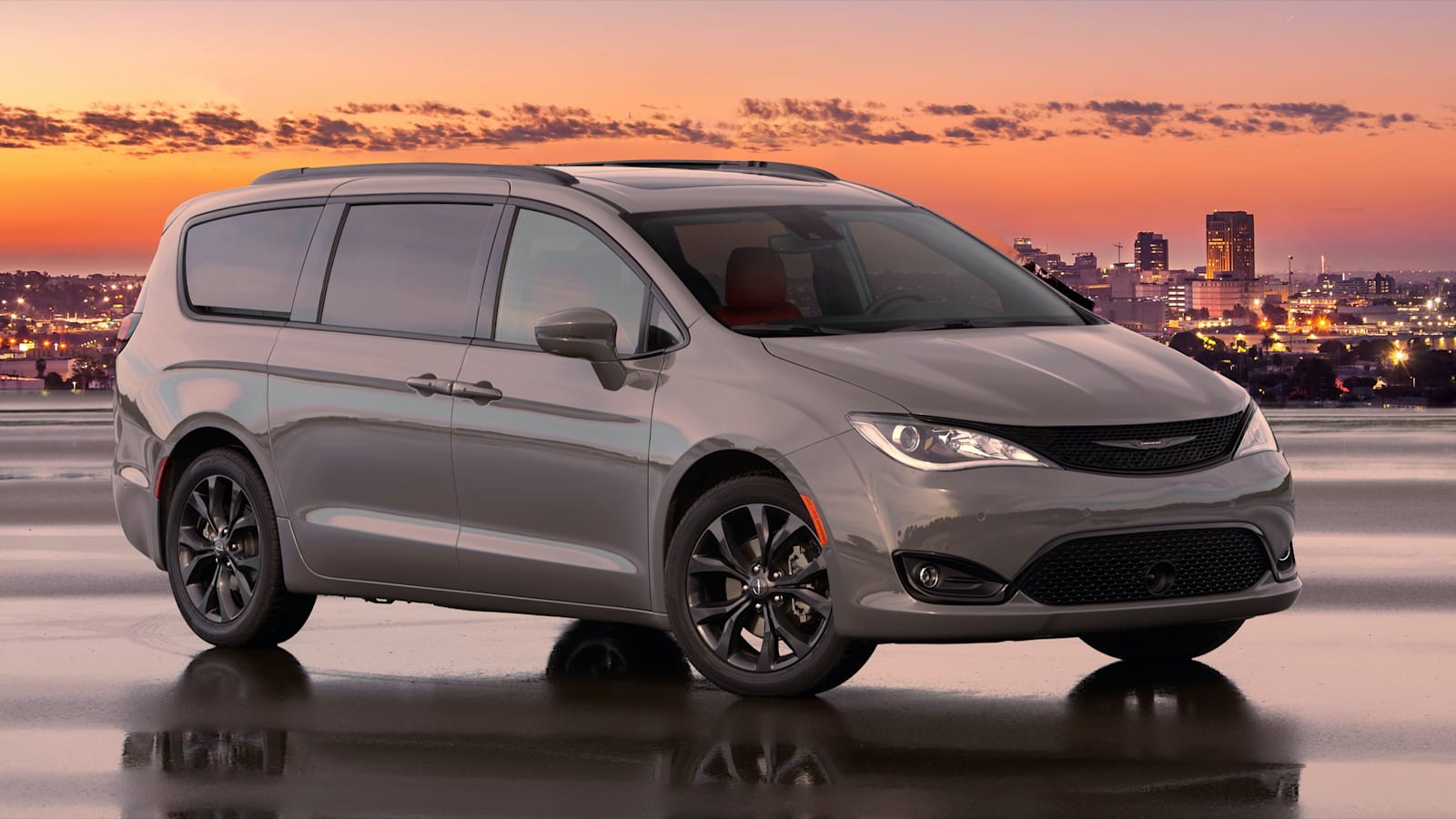 2020 Chrysler Pacifica Review | Hybrid, price, specs, features and photos -  Autoblog