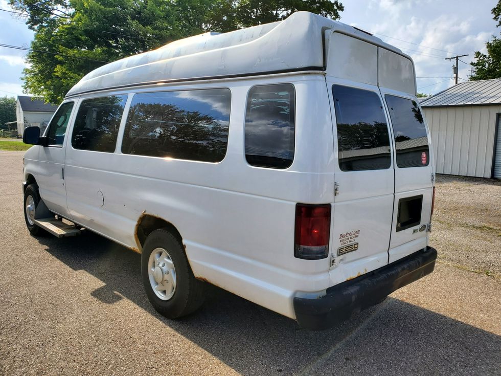 2009 Ford E250 Wheelchair Accessible Van | Alliance Ohio | Western Reserve  Coach Sales