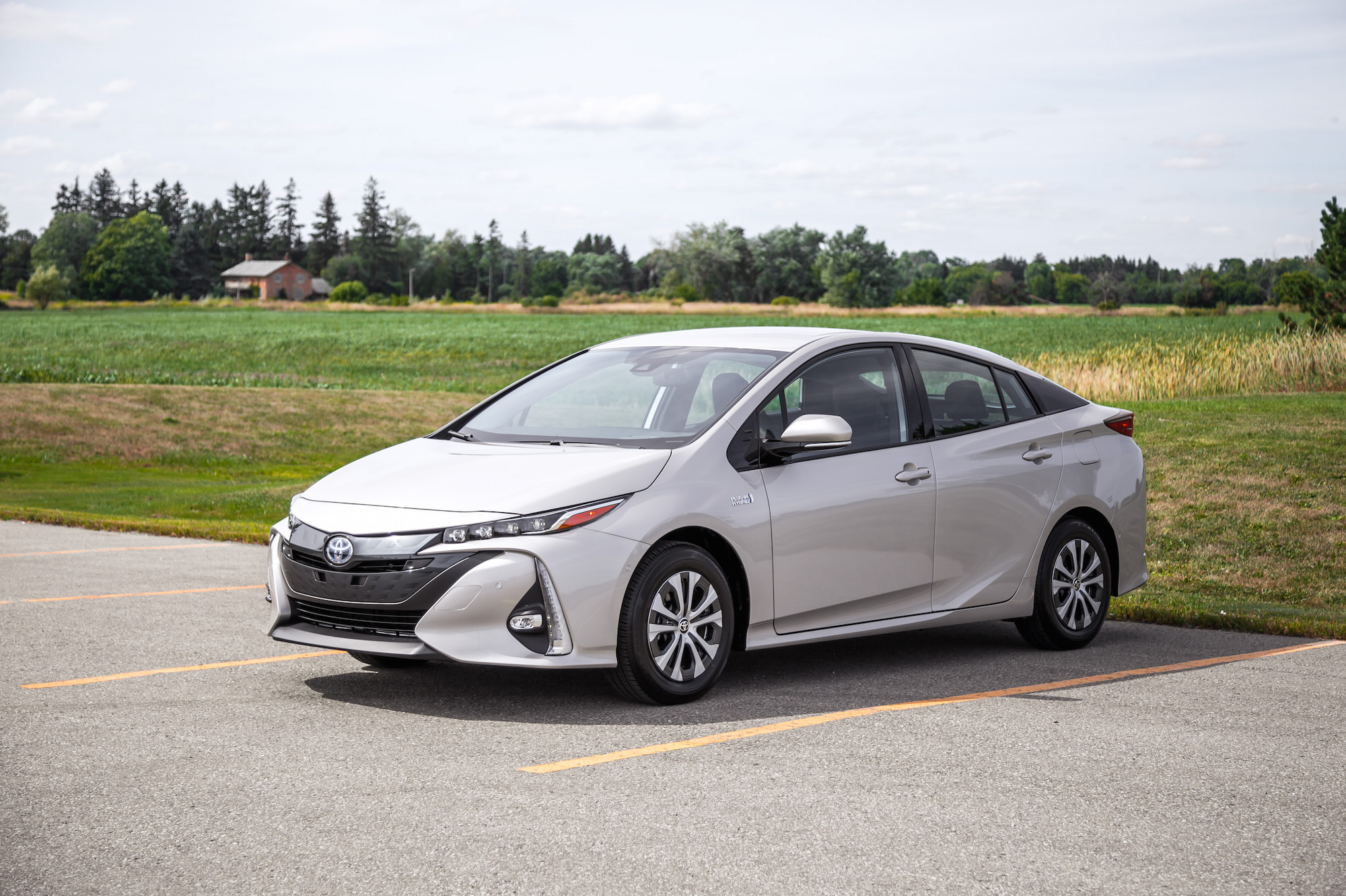 Review: 2020 Toyota Prius Prime Upgrade | CAR