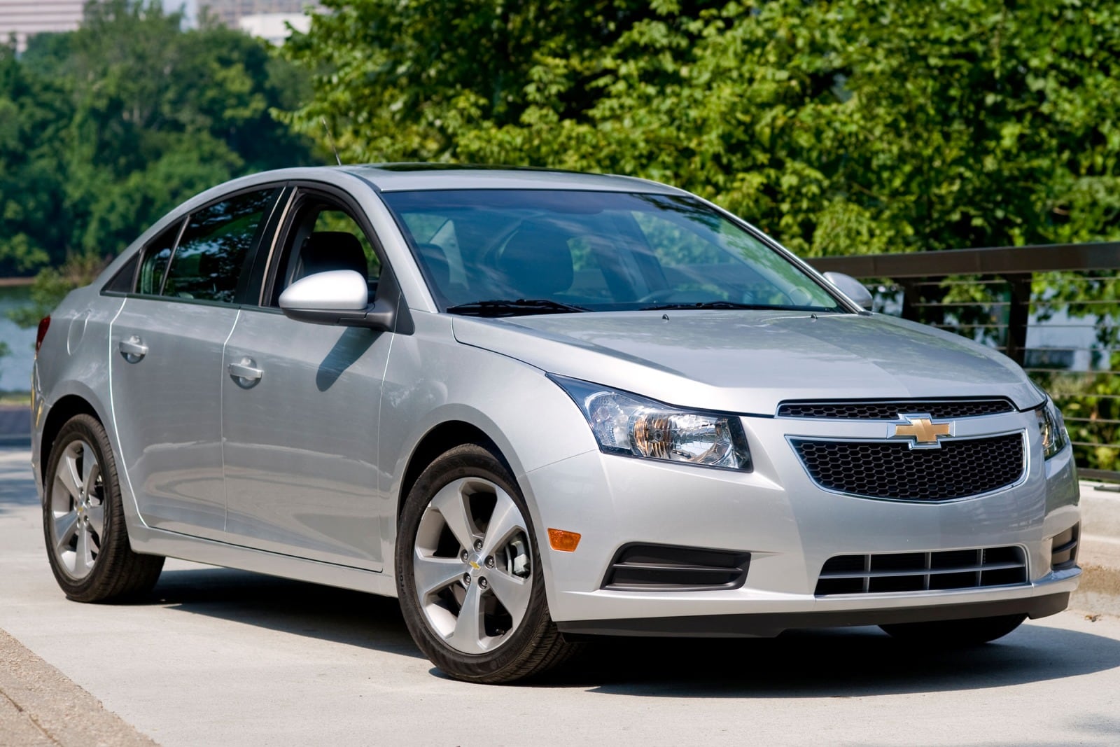 2011 Chevy Cruze Review & Ratings | Edmunds