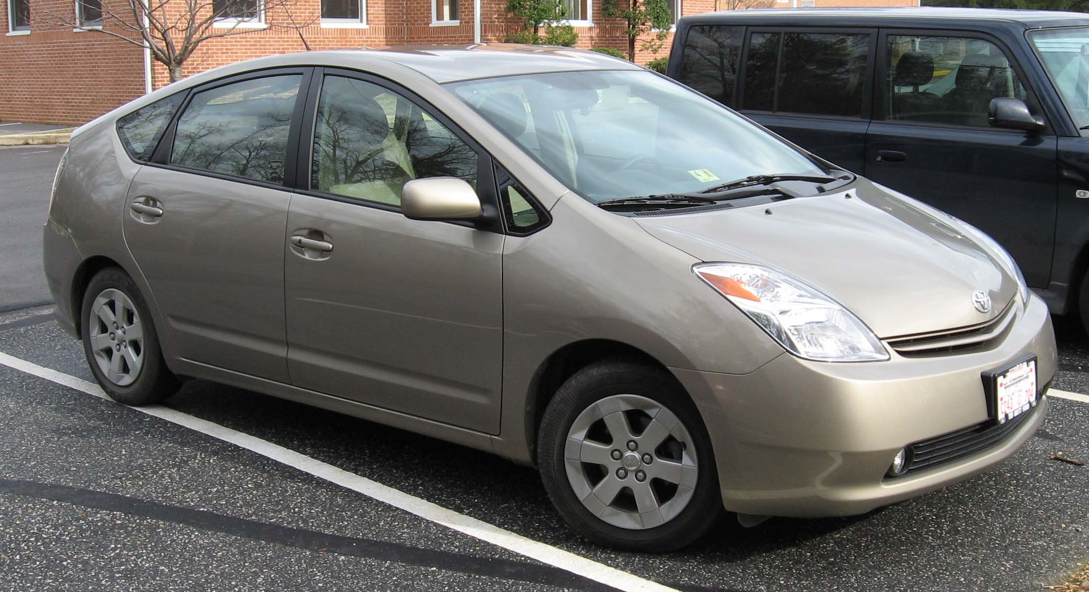 File:2005-Toyota-Prius.jpg - Wikimedia Commons