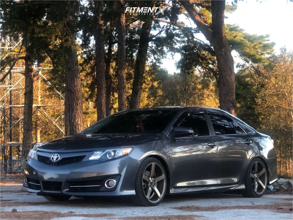 2014 Toyota Camry SE with 19x8.5 JNC Jnc026 and Achilles 235x35 on Lowering  Springs | 1344798 | Fitment Industries