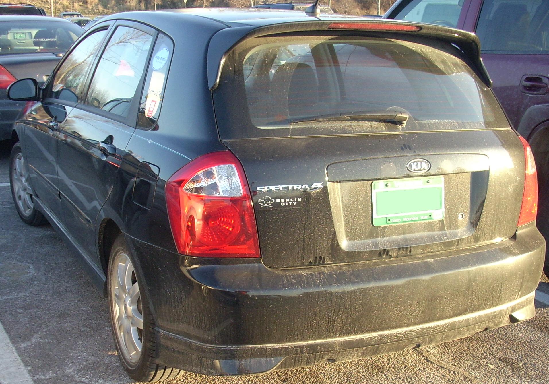 File:'05-'06 Kia Spectra5 (Rear) 2.jpg - Wikimedia Commons