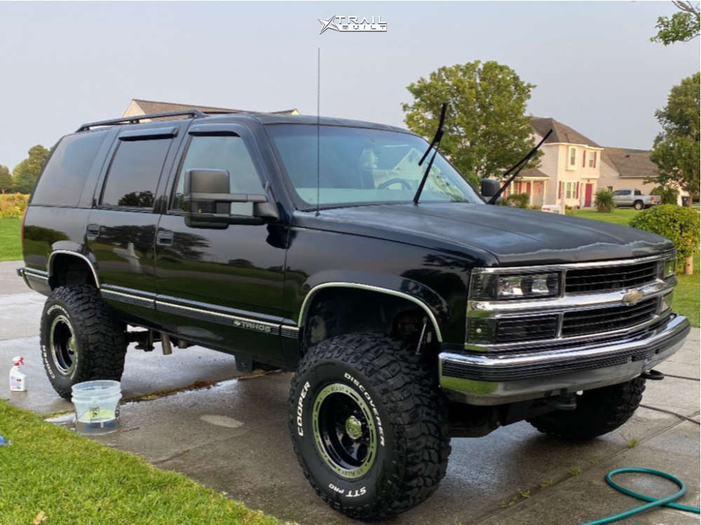 1999 Chevrolet Tahoe Wheel Offset Aggressive > 1" Outside Fender Suspension  Lift 6" | 1818489 | TrailBuilt Off-Road