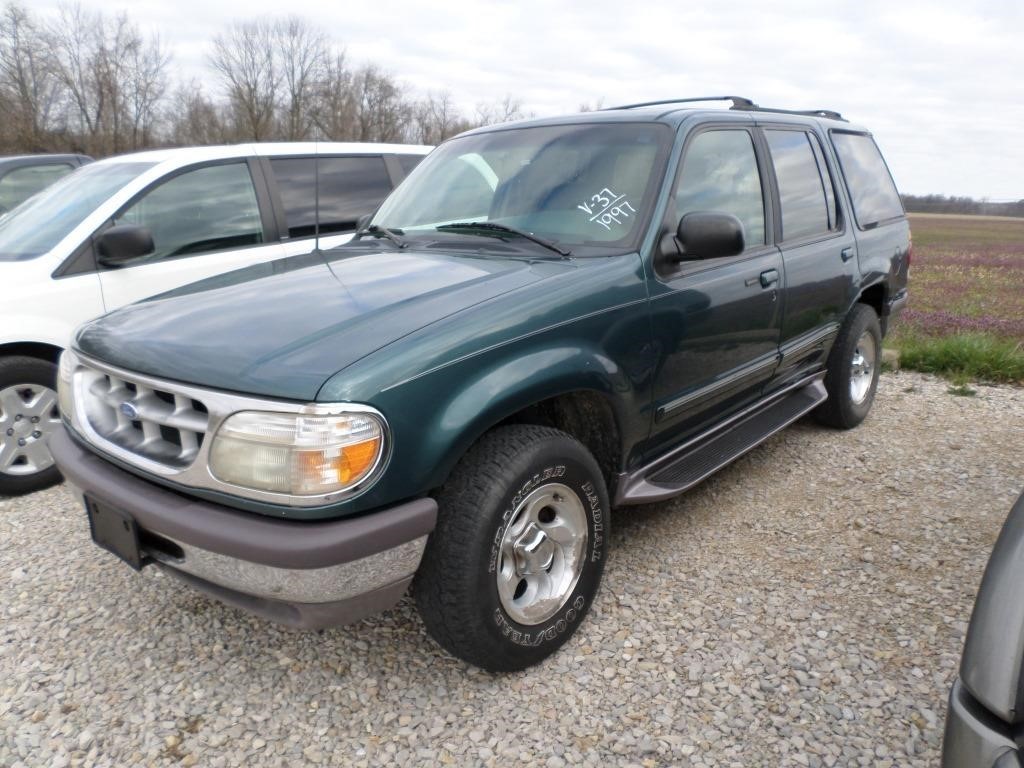 1997 Ford Explorer Eddie Bauer | Graber Auctions