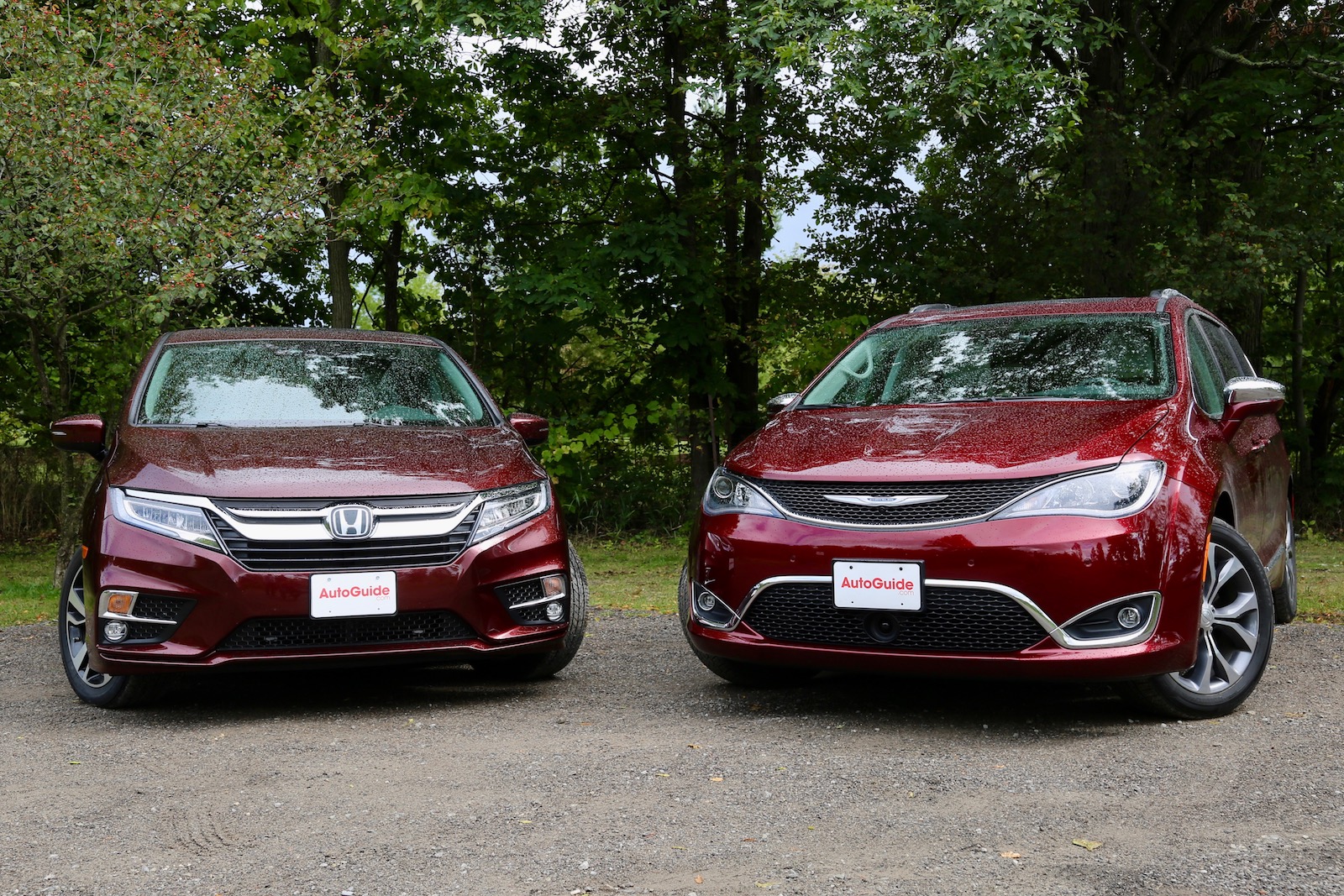 2018 Honda Odyssey vs 2017 Chrysler Pacifica Comparison Test - AutoGuide.com
