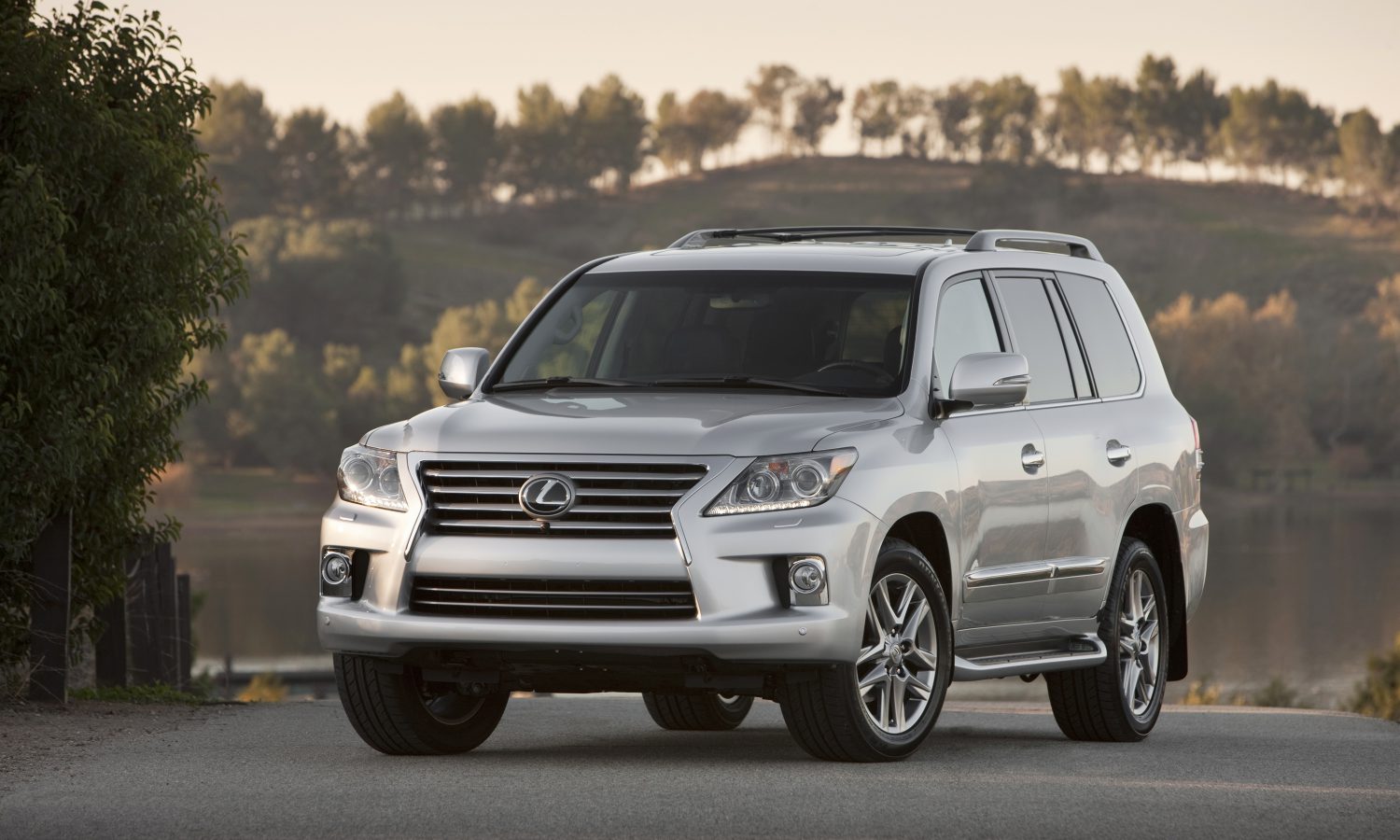 2015 Lexus LX 570 Goes Where Other Luxury SUVs Don't Dare, and Goes There  With Utmost Luxury - Lexus USA Newsroom