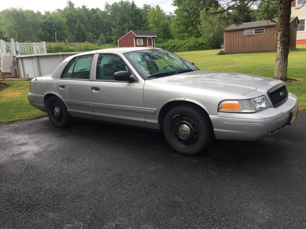 Shifty In Silver: 2005 Ford Crown Victoria P71 - DailyTurismo