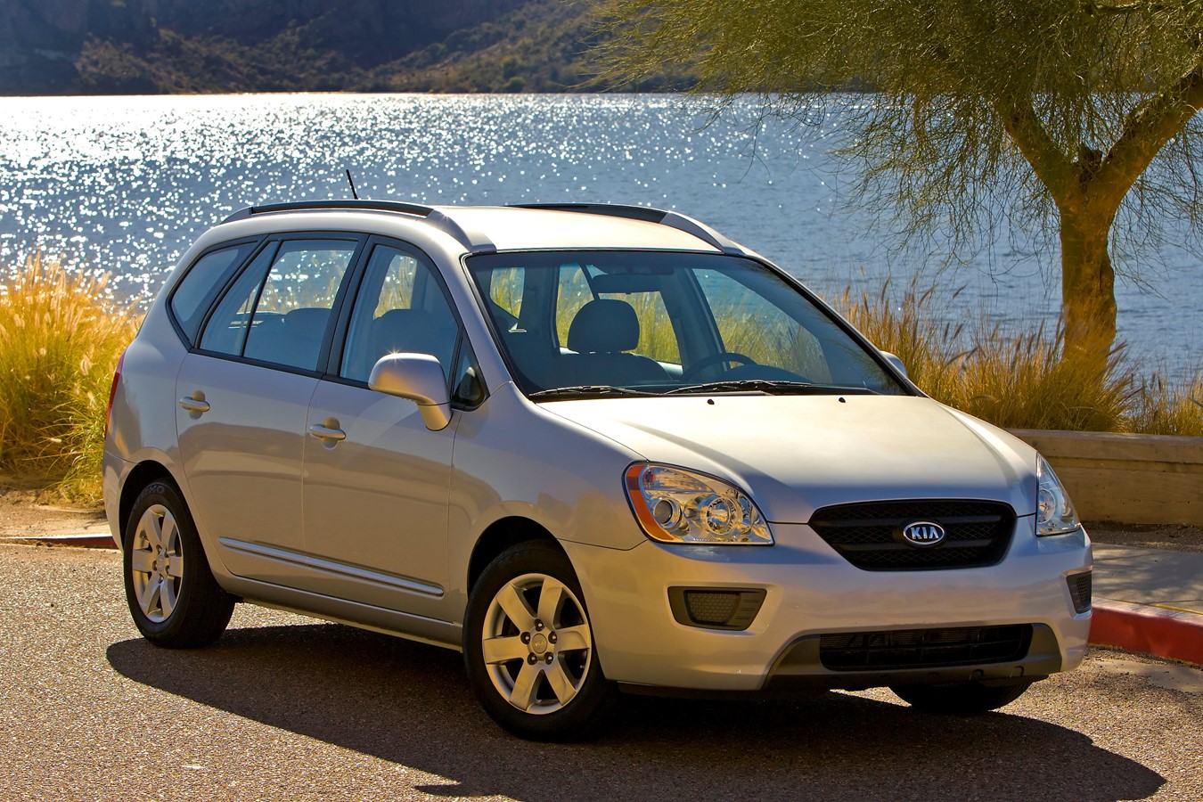 2007 Rondo - Photos - Kia America Newsroom