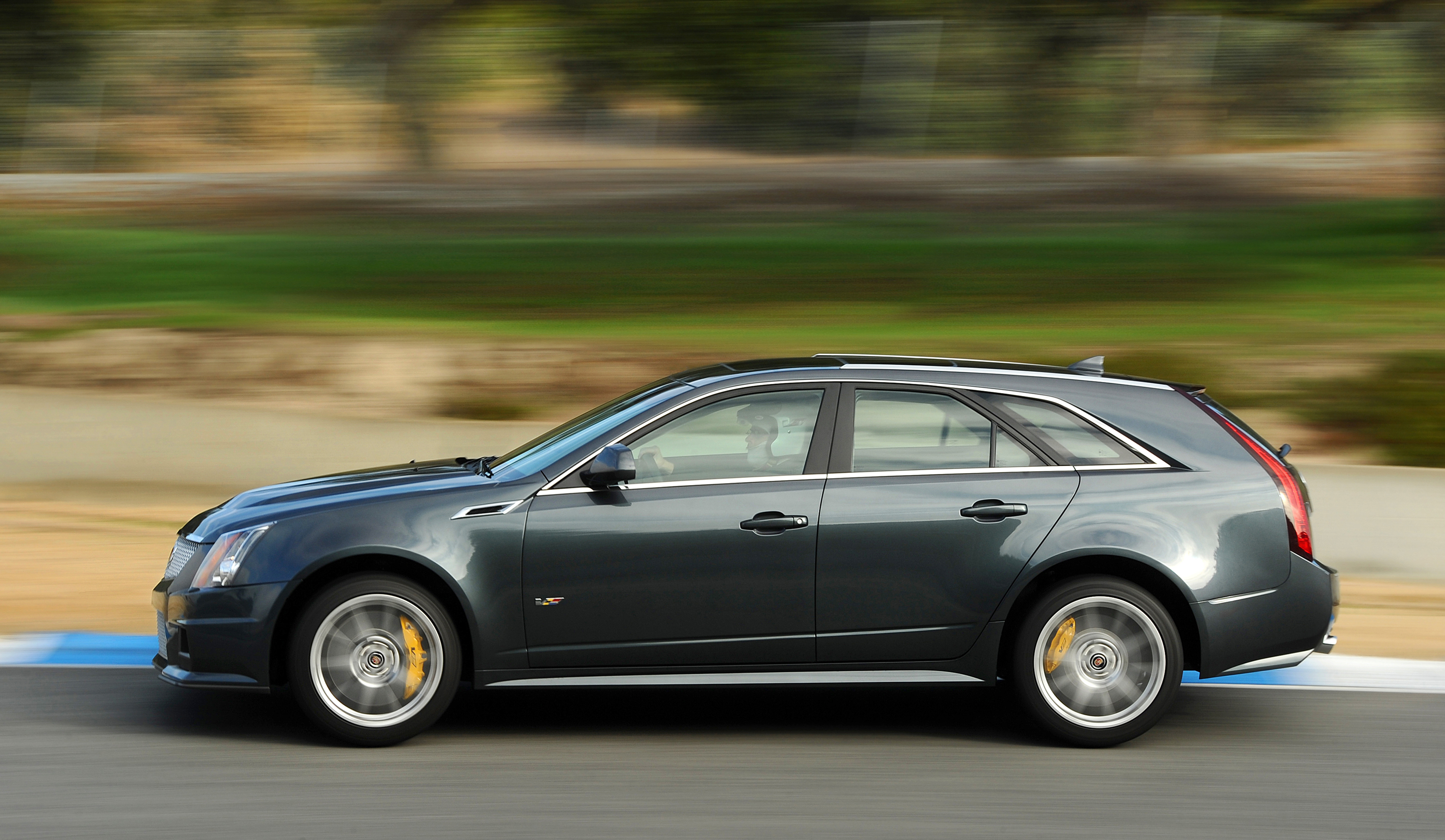 CTS-V Wagon named MSN Autos Editor's Choice