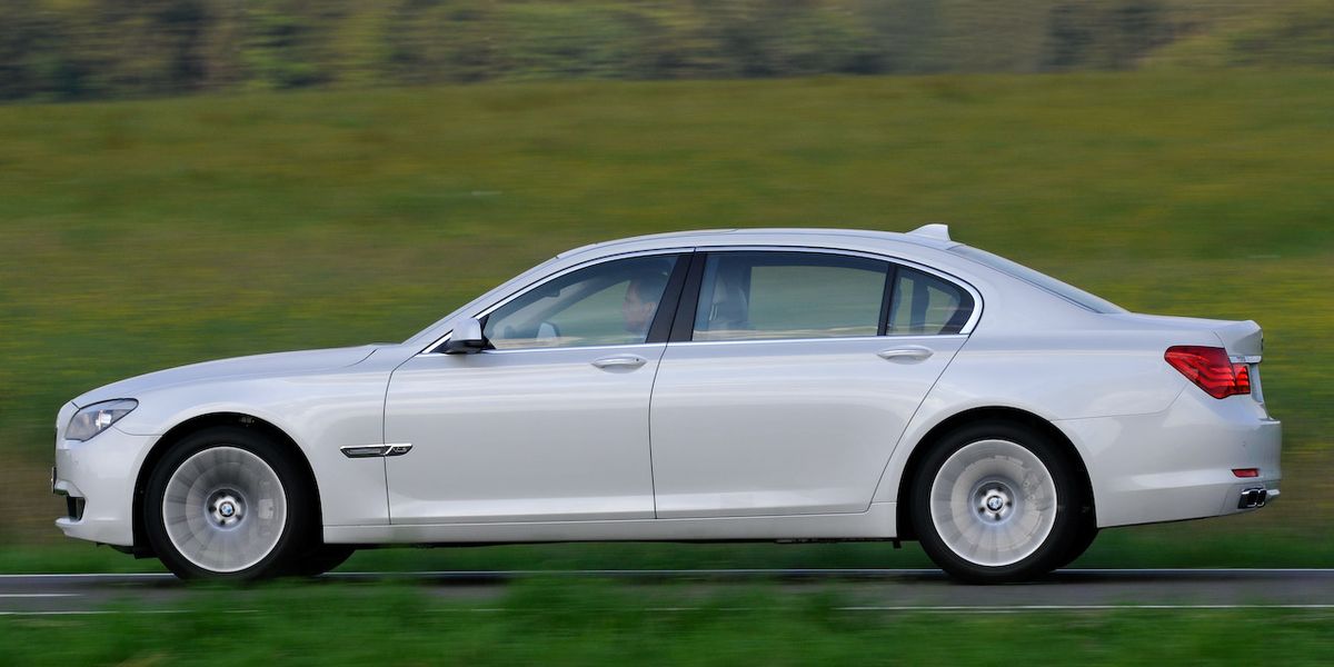 2010 BMW 760Li: BMWs Flagship Offers Serious Speed