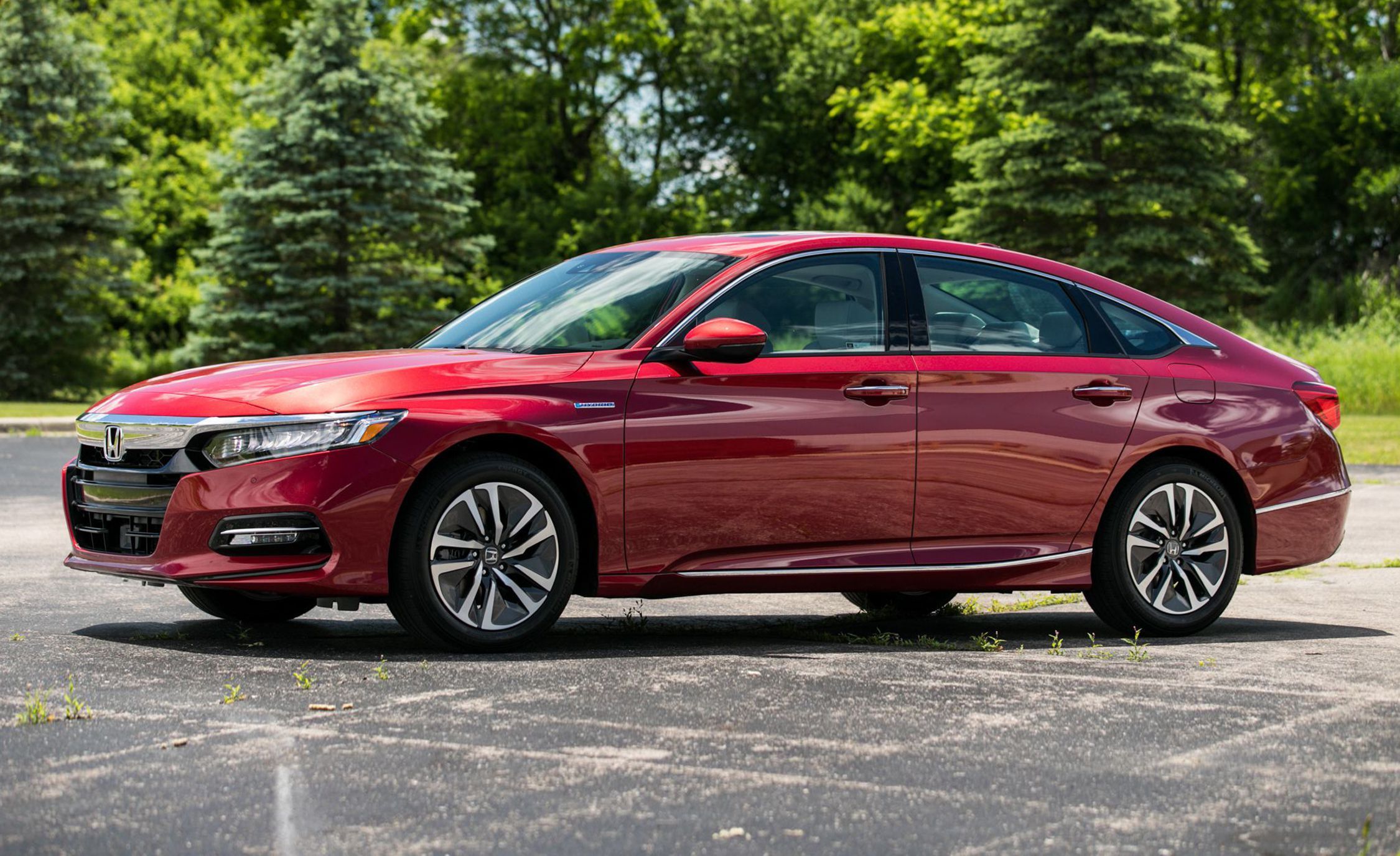 2019 Honda Accord Review, Pricing, and Specs