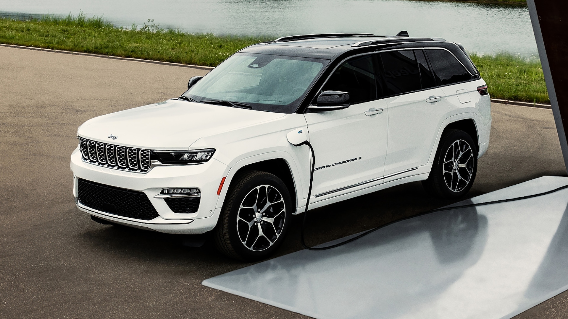 2022 Jeep Grand Cherokee 4xe First Look: It's Two-Row Time