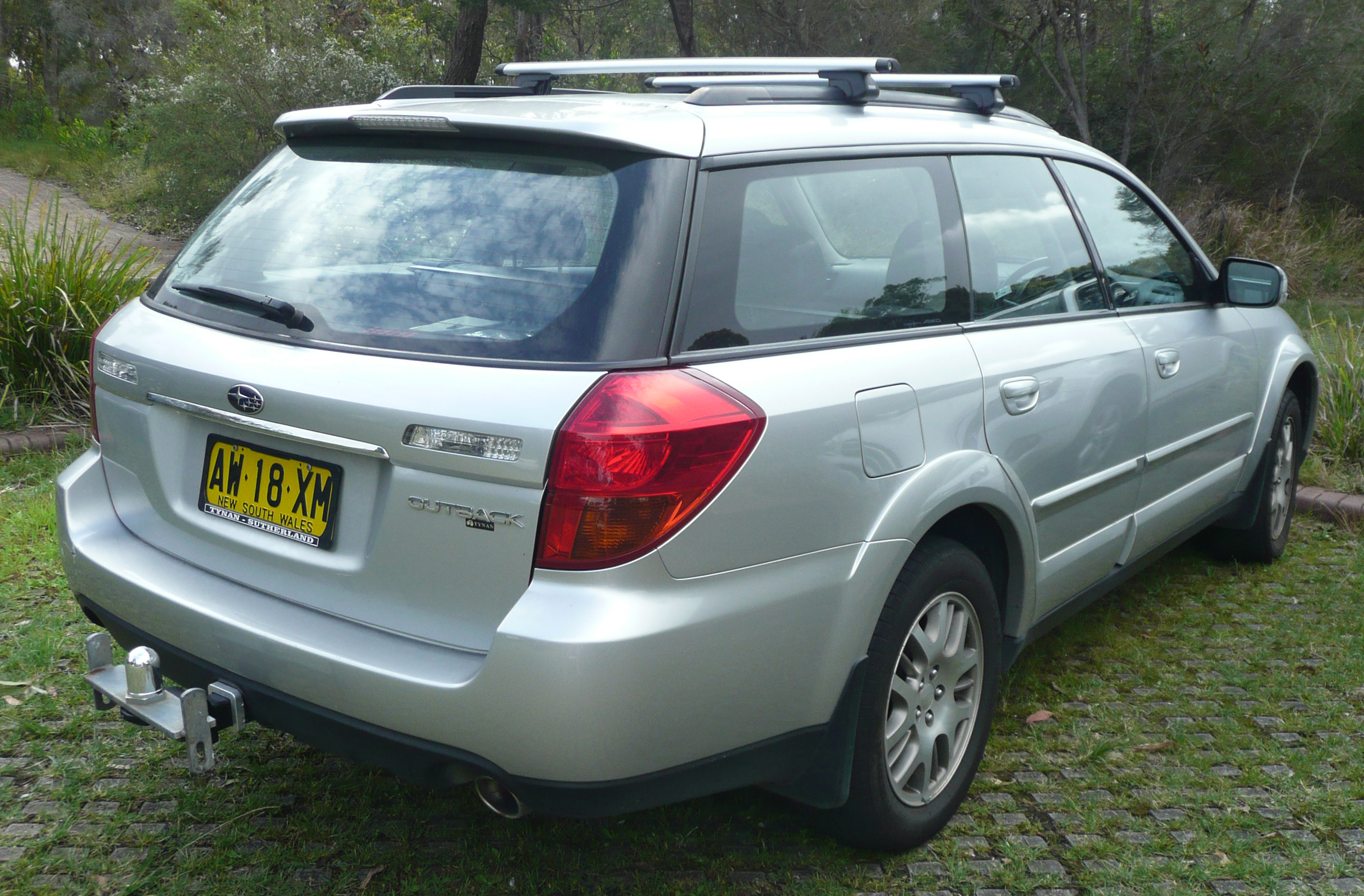 File:2003-2006 Subaru Outback 2.5i station wagon (2009-11-17).jpg -  Wikimedia Commons