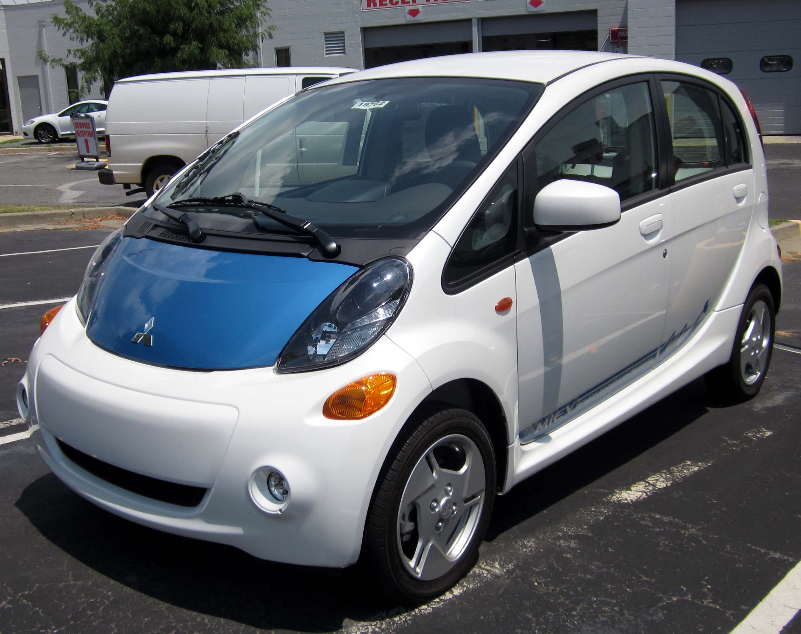 File:Mitsubishi i-MiEV -- 07-11-2012.JPG - Wikimedia Commons