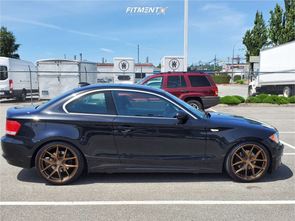 2009 BMW 128i Base with 19x8.5 Fast Wheels Fc04 and Minerva 225x35 on  Coilovers | 1148296 | Fitment Industries