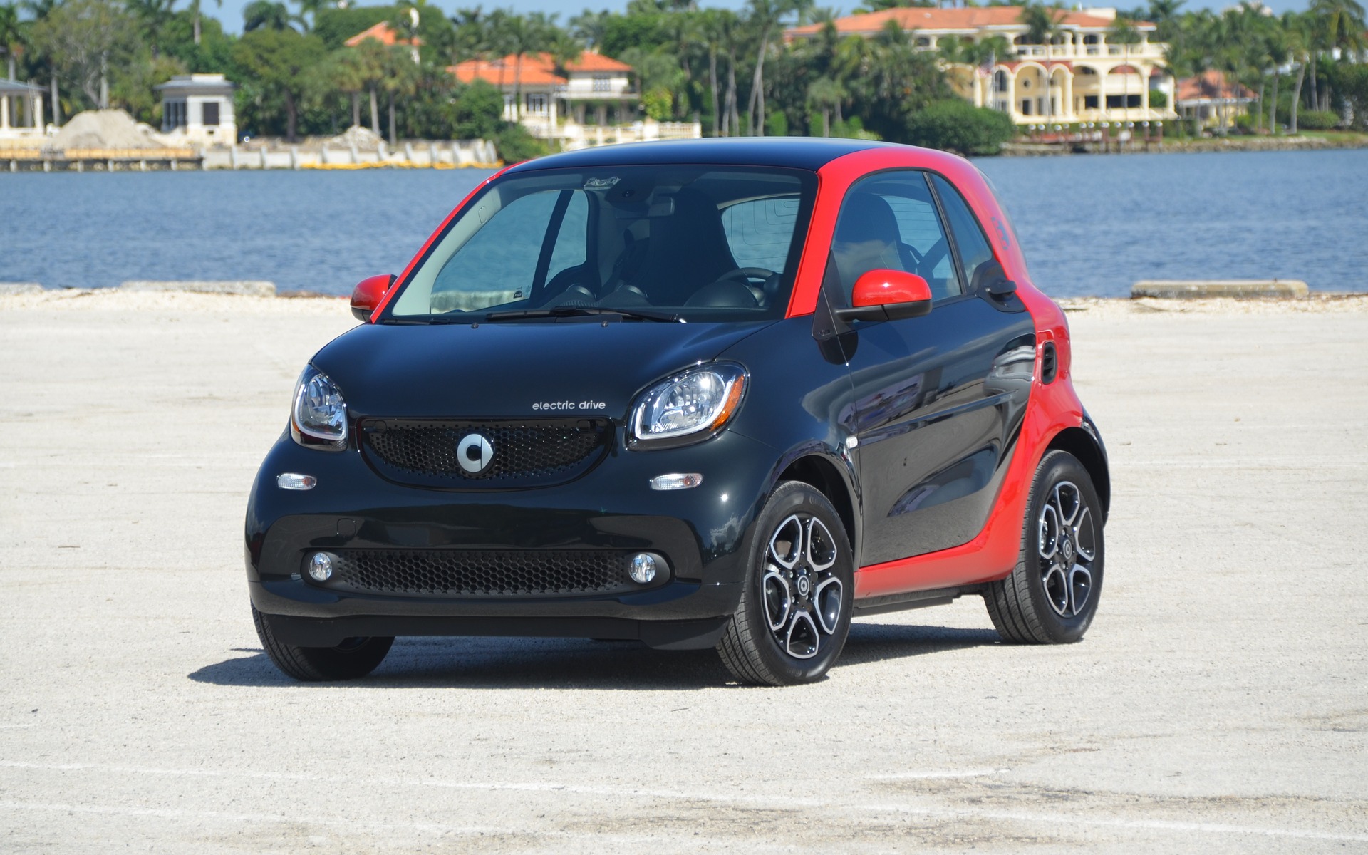 2017 smart fortwo electric drive: Electric, Stylish and Discreet - The Car  Guide