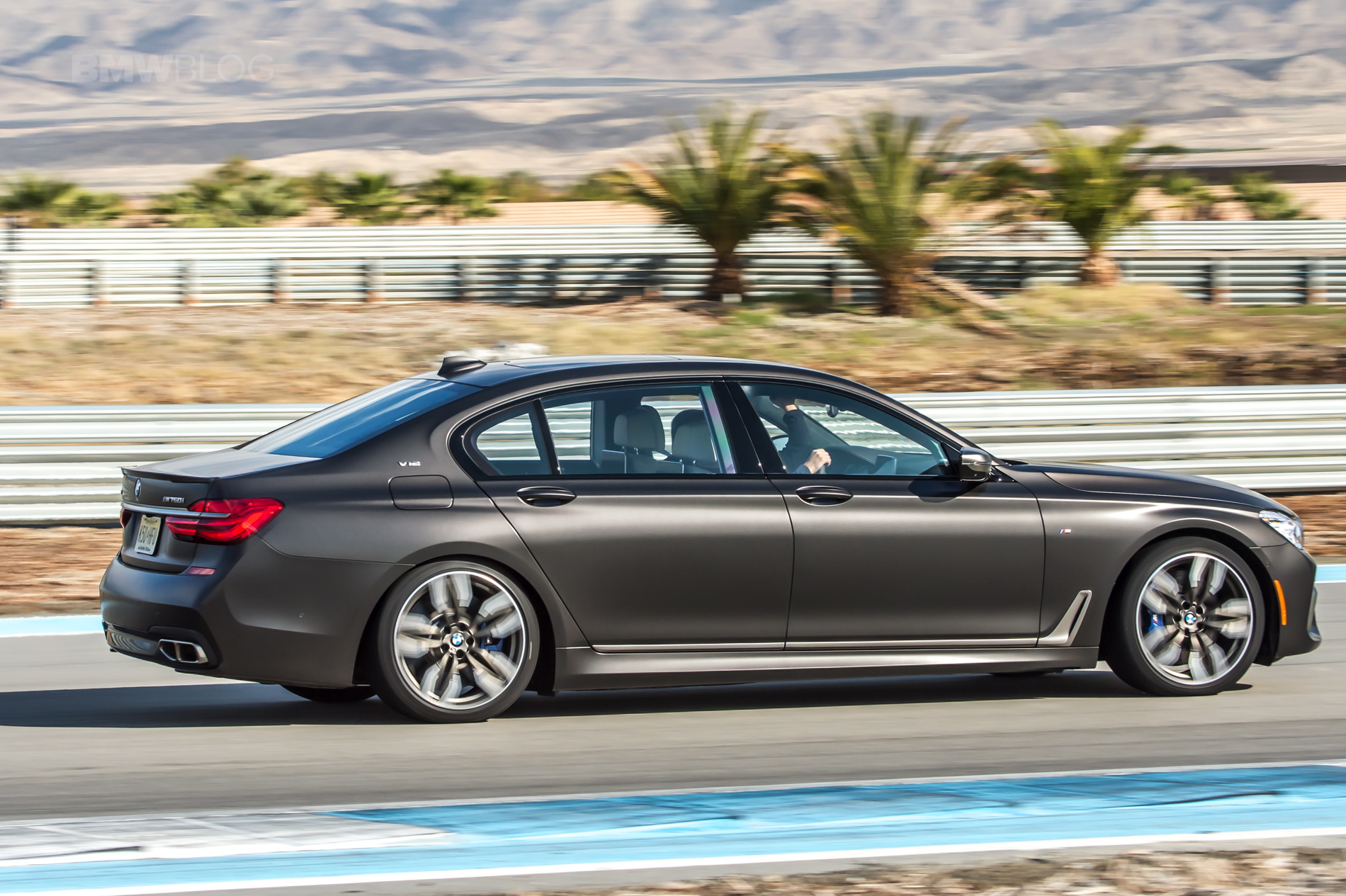 2017 BMW M760Li: See it run from 0-200 km/h