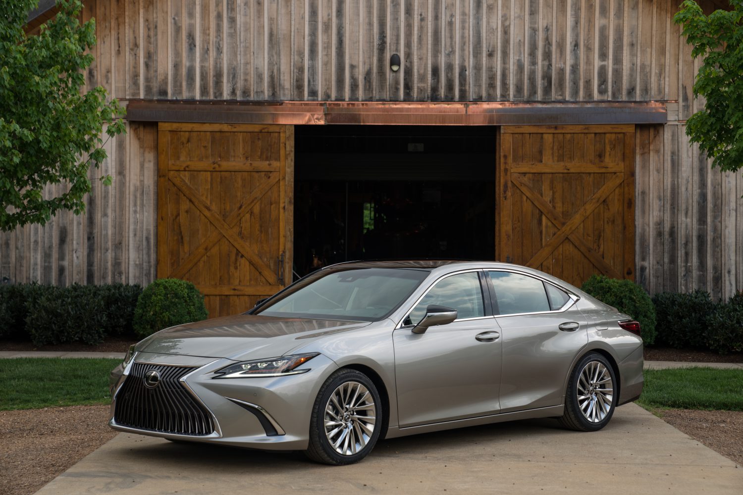 A New Level of Performance and Sophistication - The Next Generation Lexus ES  - Lexus USA Newsroom