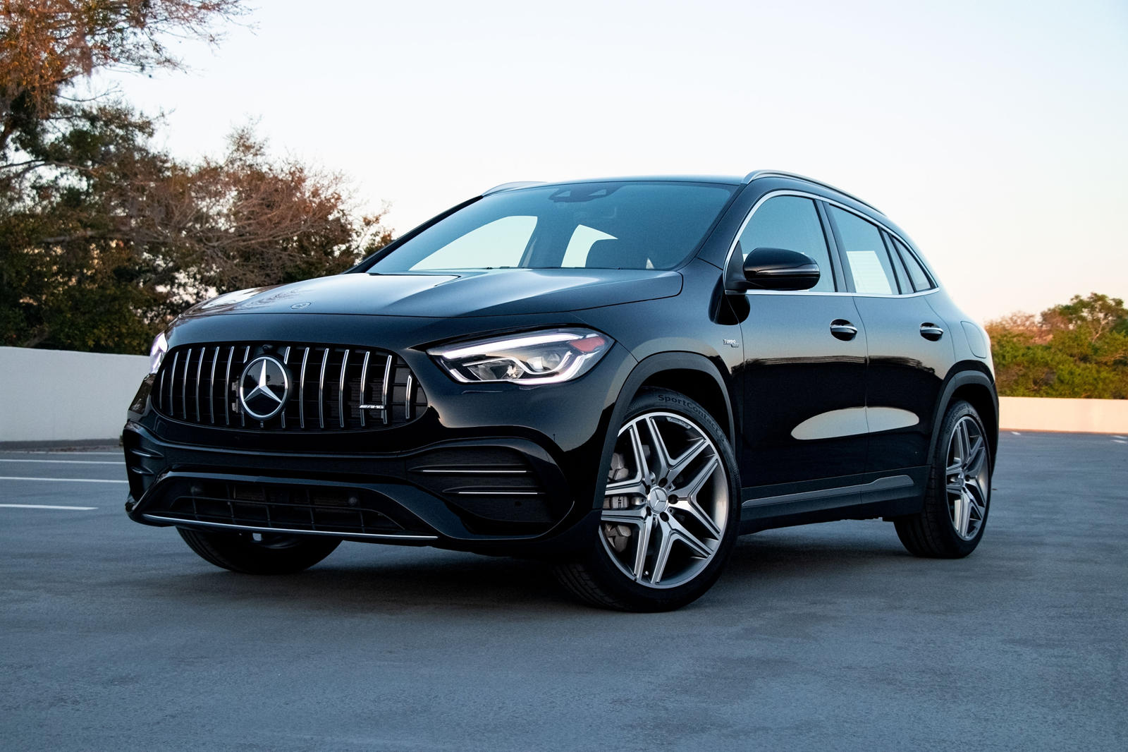 2022 Mercedes-AMG GLA 35 Exterior Colors & Dimensions: Length, Width, Tires  - Photos | CarBuzz