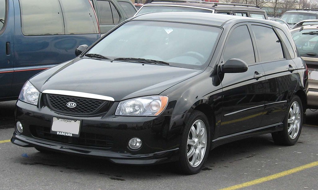 File:04-06 Kia Spectra5.jpg - Wikimedia Commons