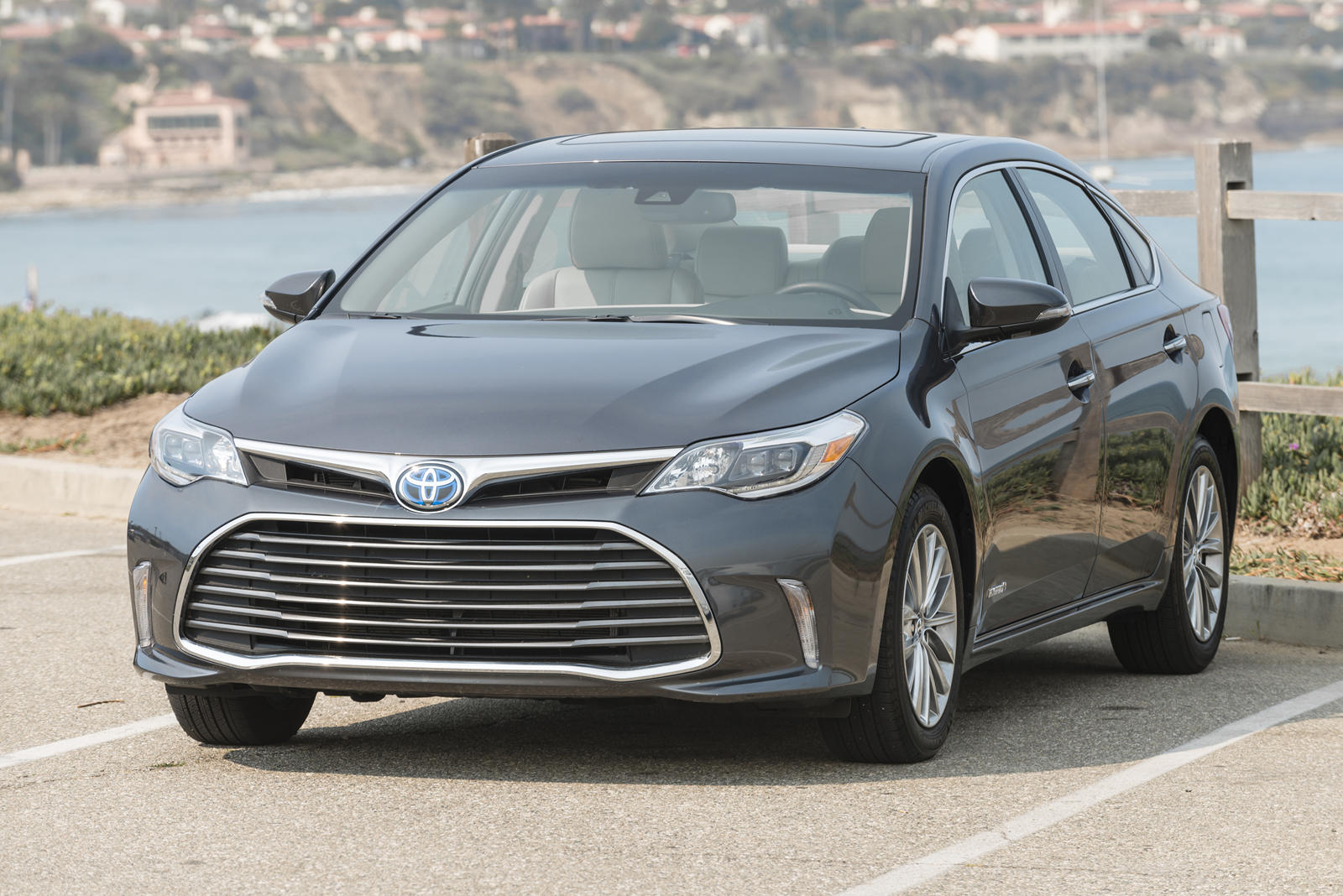 2018 Toyota Avalon Hybrid: Review, Trims, Specs, Price, New Interior  Features, Exterior Design, and Specifications | CarBuzz