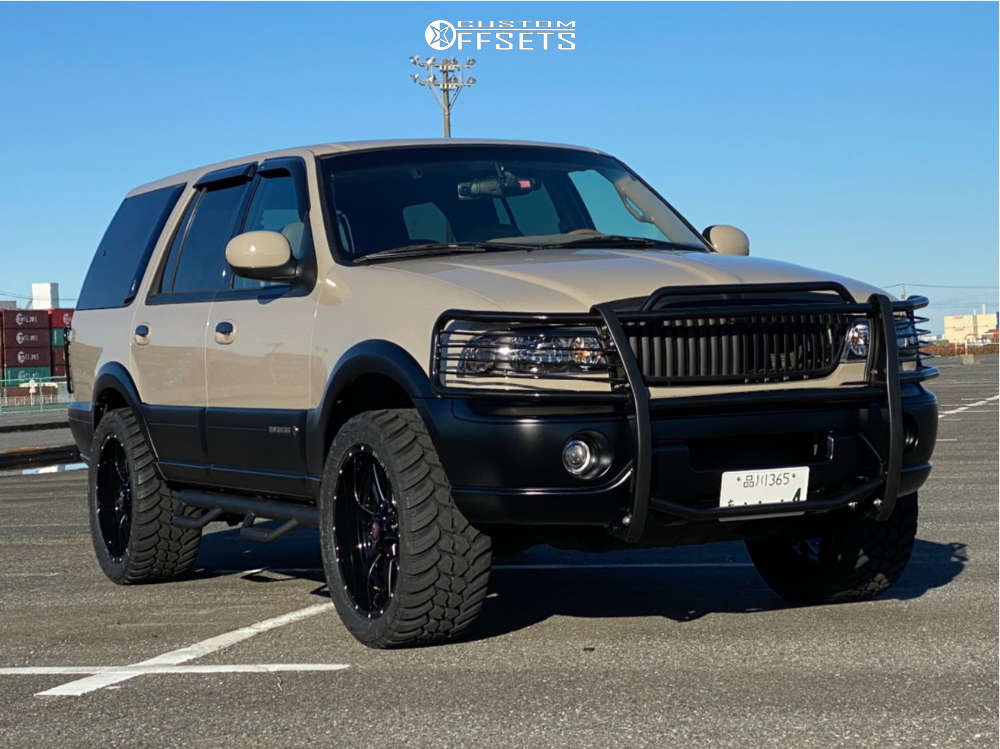 2000 Lincoln Navigator with 22x10 -24 Ballistic Rage and 33/12.5R22 AMP Mud  Terrain Attack Mt A and Leveling Kit | Custom Offsets