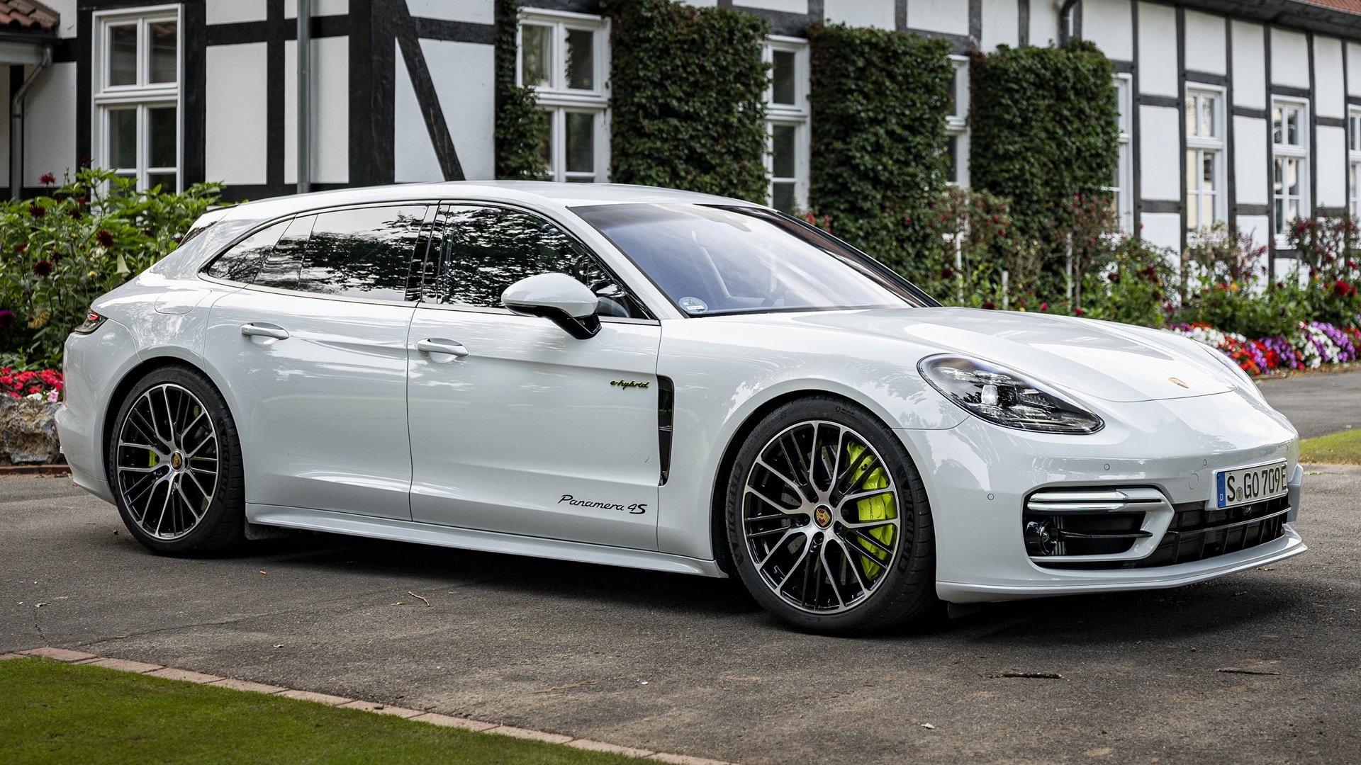 2020 Porsche Panamera 4S E-Hybrid Sport Turismo SportDesign Package