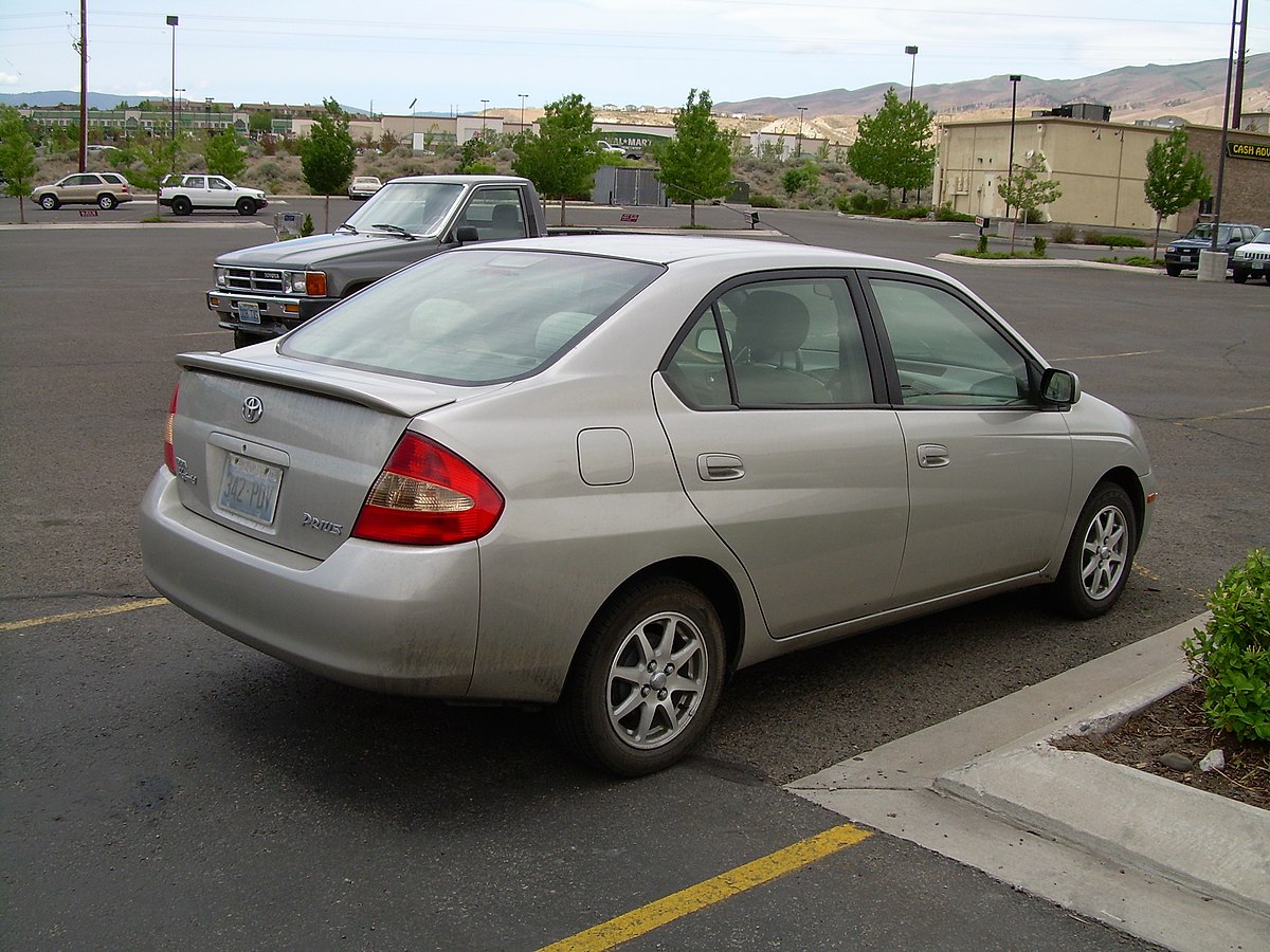 File:2002 Toyota Prius (11).jpg - Wikipedia