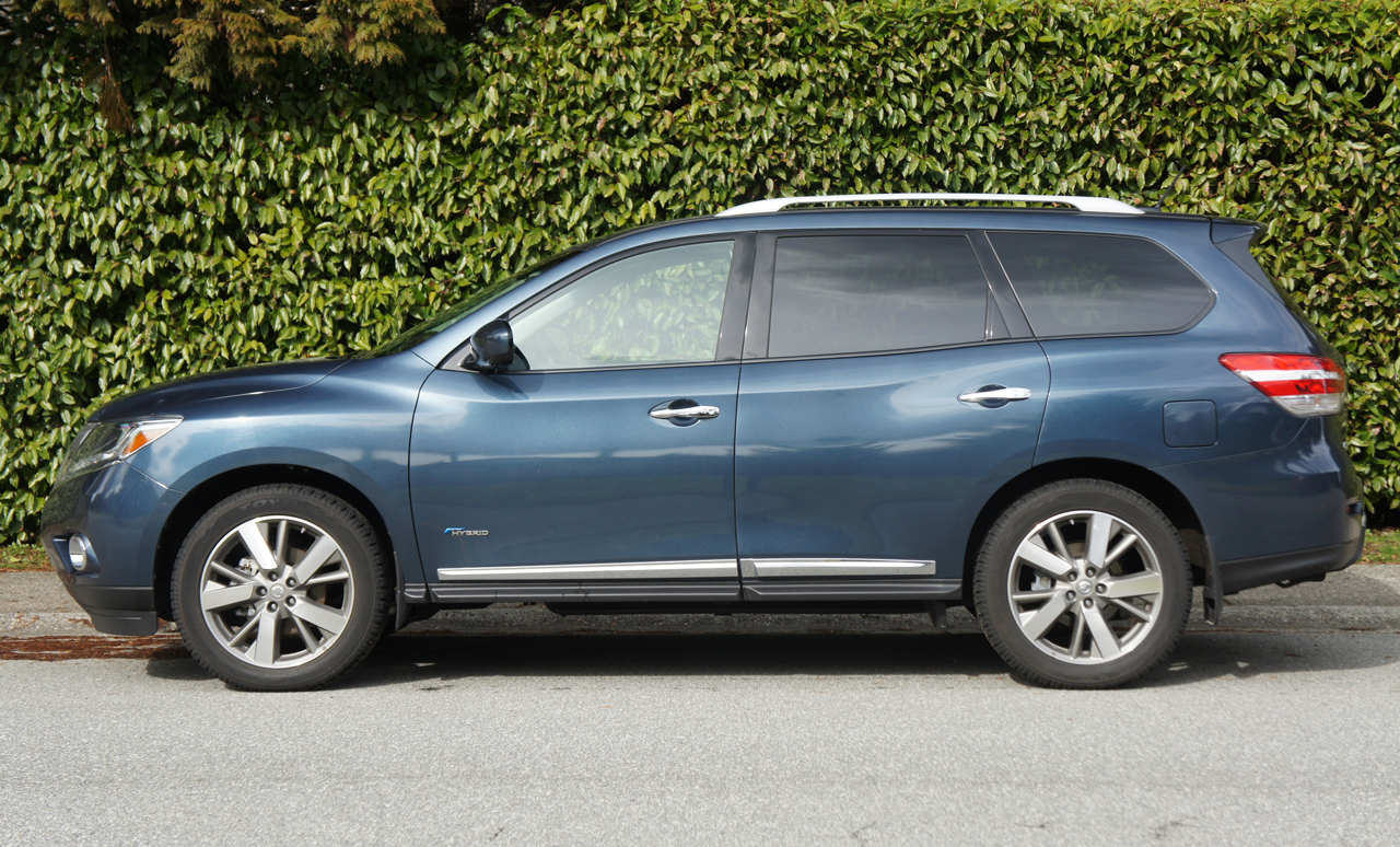 2014 Nissan Pathfinder Hybrid Platinum Premium Road Test Review | The Car  Magazine