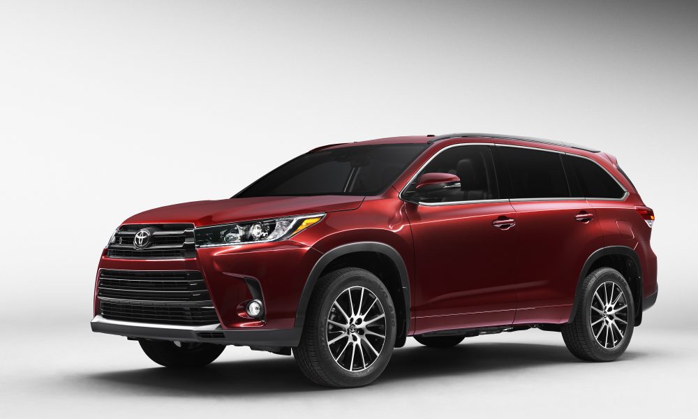 Toyota's Debut of 2017 Highlander Mid-Size SUV to Showcase Significant  Performance Updates - Toyota USA Newsroom
