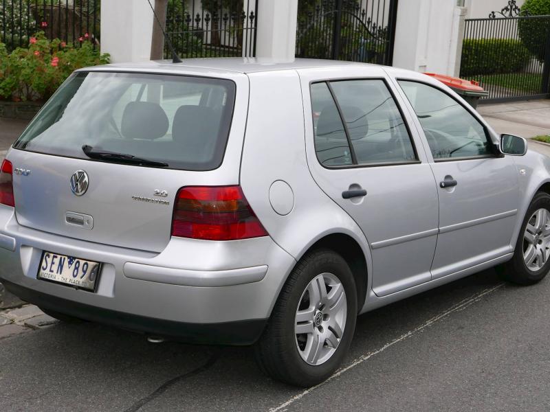 2003 Volkswagen Golf GL 2.0L 4dr Hatchback 5-spd manual w/OD
