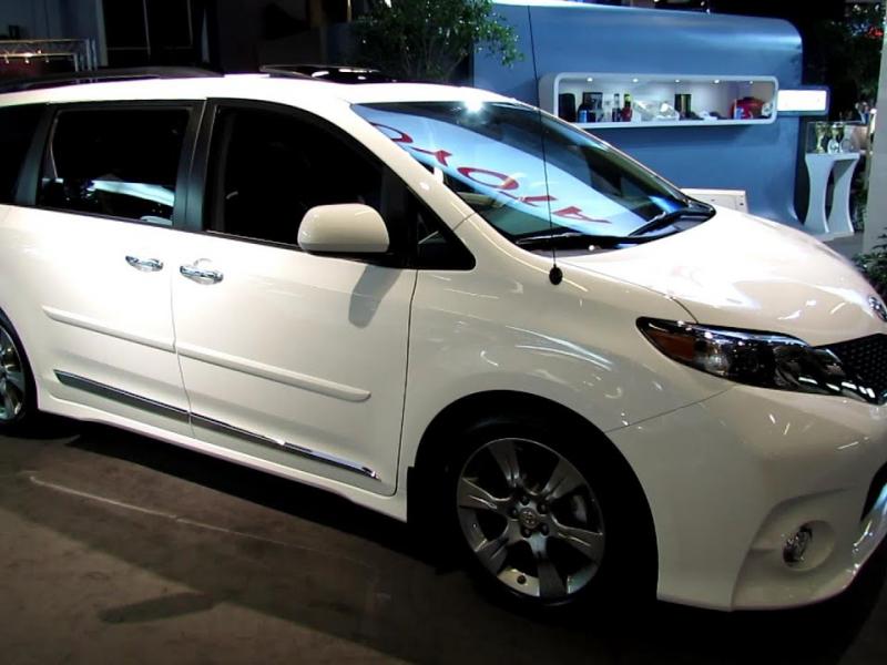 2013 Toyota Sienna SE - Exterior and Interior Walkaround - 2013 Montreal  Auto Show - YouTube