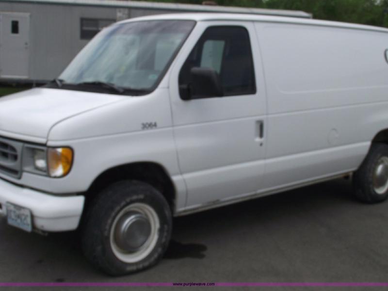 1997 Ford E250 Econoline cargo van in Oak Grove, MO | Item 5577 sold |  Purple Wave