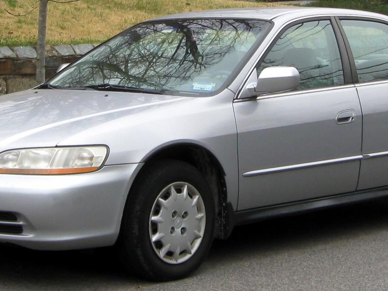 File:2001-2002 Honda Accord sedan.JPG - Wikimedia Commons