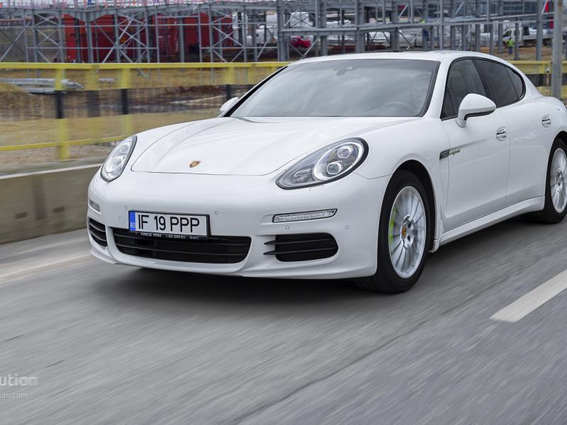 2015 Porsche Panamera S E-Hybrid Tested: The Top Details - autoevolution