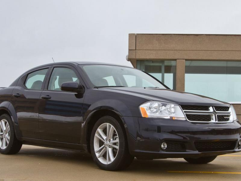 2014 Dodge Avenger Review, Pricing and Specs