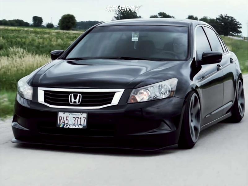 2009 Honda Accord EX-L with 18x9.5 Rotiform Nue and Sumitomo 225x40 on  Coilovers | 739076 | Fitment Industries