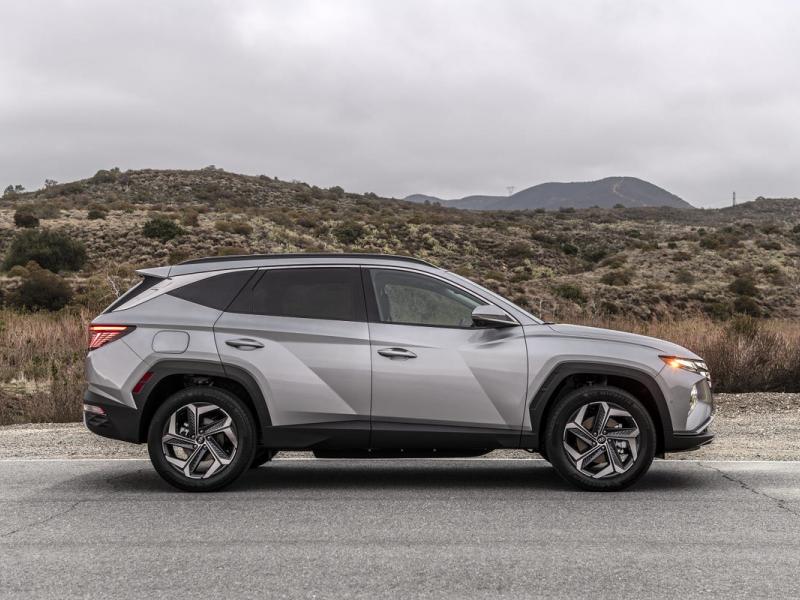 2022 Hyundai Tucson Plug-In Hybrid Review: Practical and Economical With a  Touch of Weird - CNET