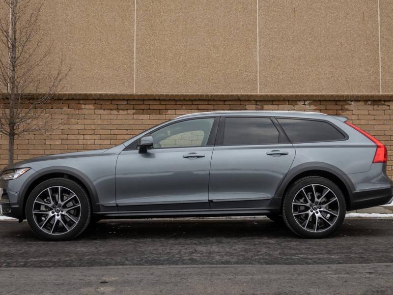 2020 Volvo V90 Cross Country: 6 Things We Like (and 4 Not So Much) |  Cars.com